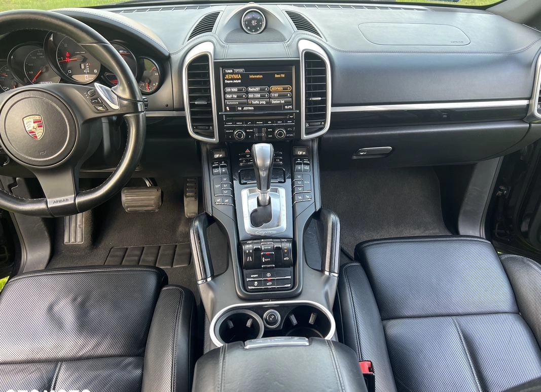 Porsche Cayenne cena 95500 przebieg: 269000, rok produkcji 2012 z Puławy małe 497